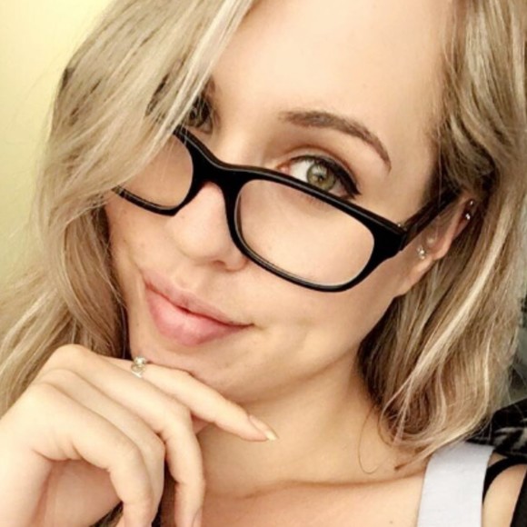 Meet your Posher, Melisa - Picture 1 of 1